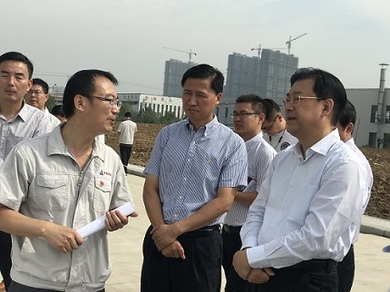 余总向袁市长介绍中钢918博天堂发展现状.png